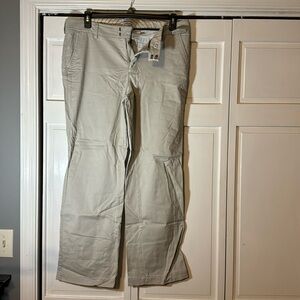 Women’s Docker’s khaki pants